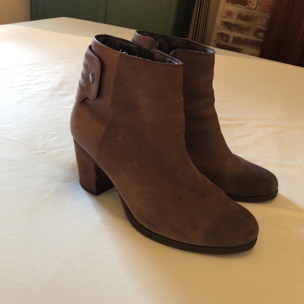 Clark’s Brown Ankle Boot 9
